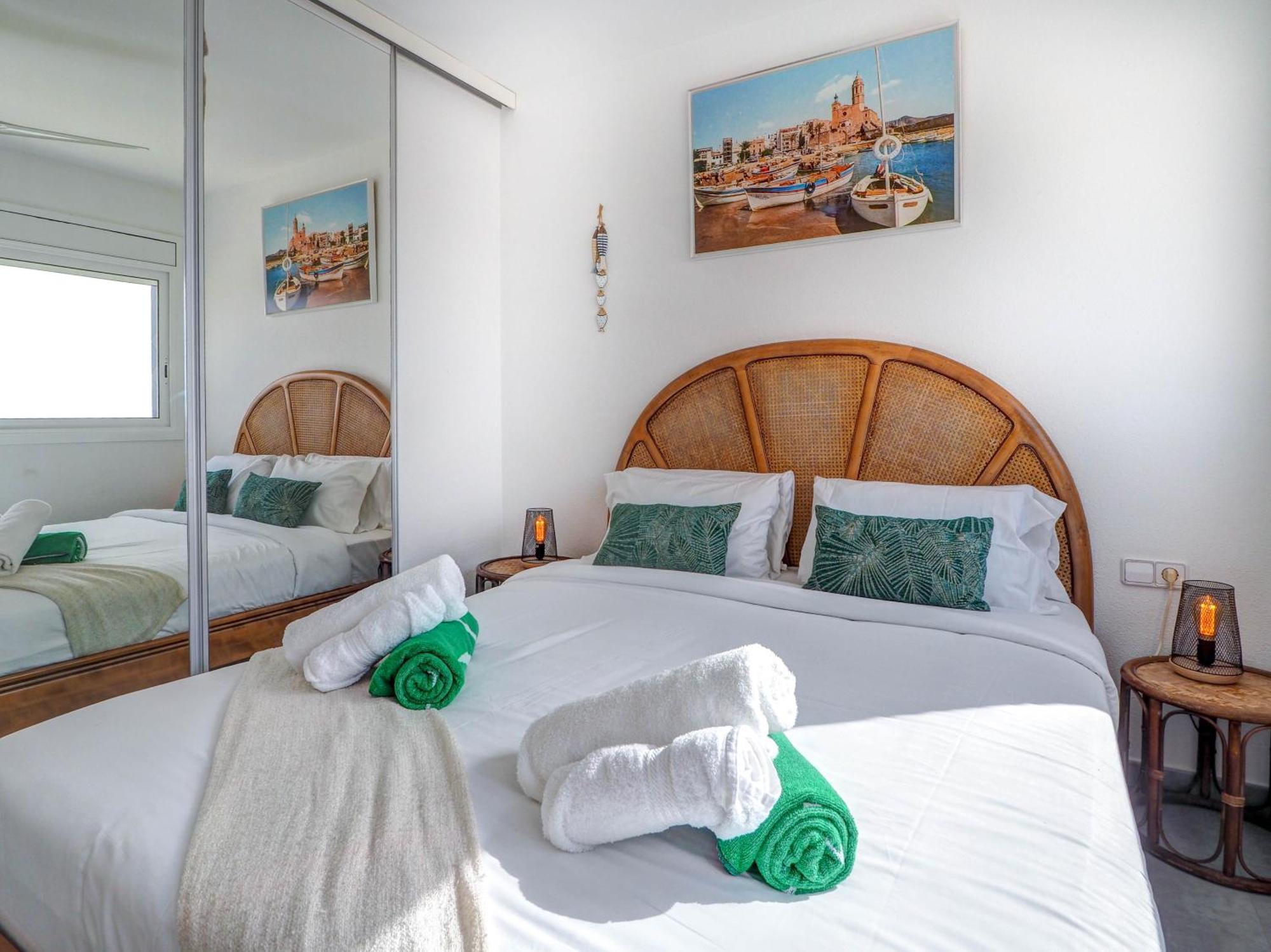 Marina Duplex By Hello Homes Sitges Exteriör bild